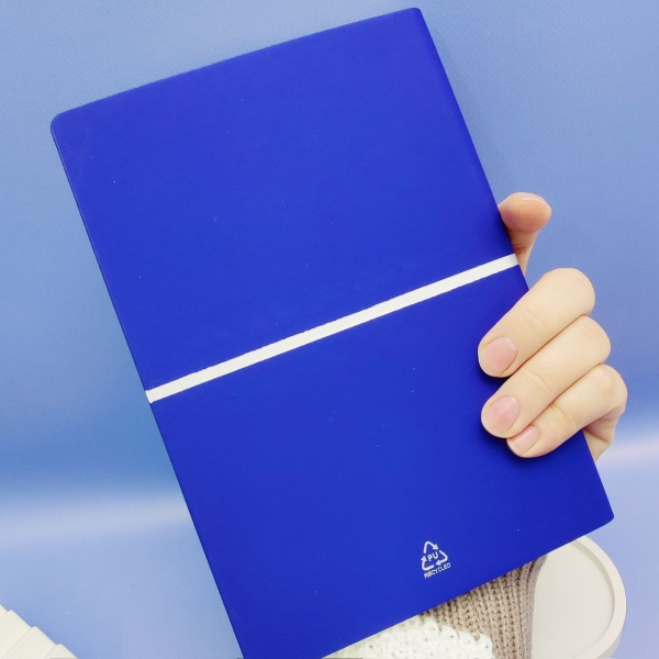 Ежедневник A5 недатированный Equator, гибкая обложка, 192 стр, цвет в ассортименте / Подарит не только предмет для записи заметок, но и ощущение уюта и безмятежности